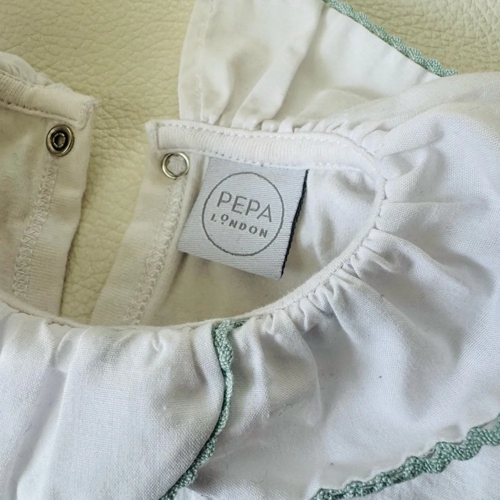 Pepa and company Delicate Frill Collar with Green Detailing Bodysuit 18 mo